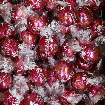 Lindt Lindor Kugeln Himbeer Sahne 1 Stück